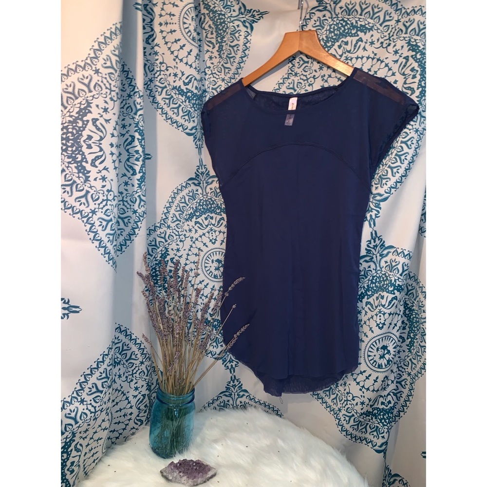 🔆 3 for $40 Blue Yoke Top Size Small